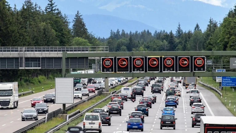 Stau A 8 — © Foto: Matthias Balk