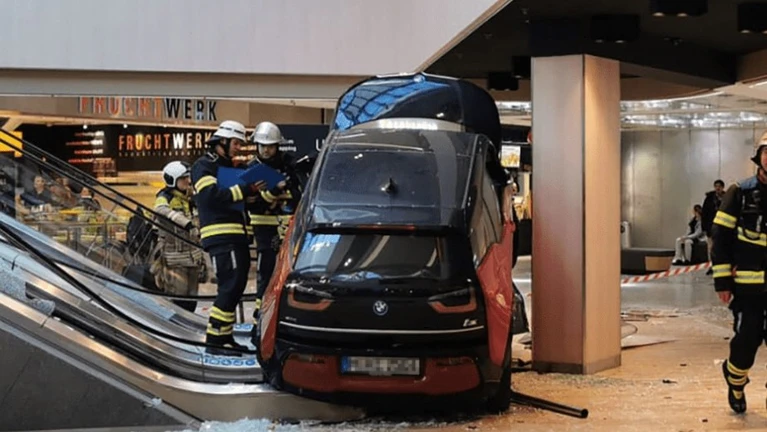 — © Bild: Twitter / Feuerwehr München