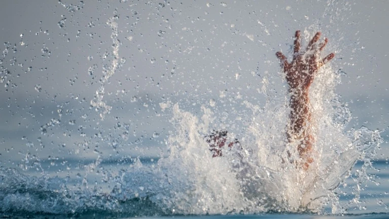 Badeunfall Isar Amper — © Bild: Adobe Stock / Dudarev Mikhail 