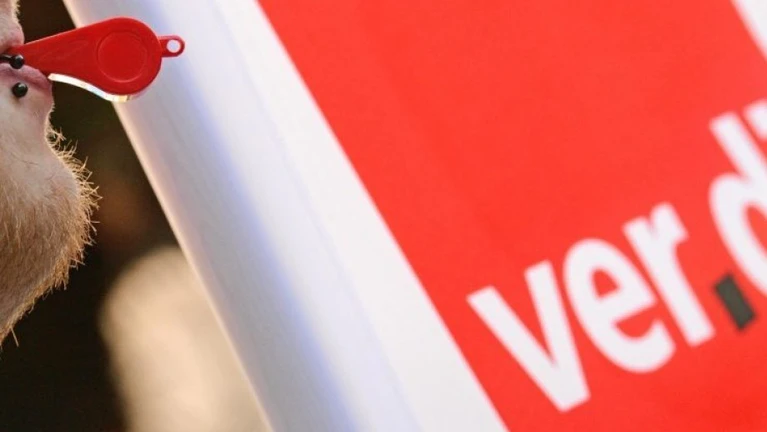 Tarifeinigung, Einzelhandel — © Verdi-Logo. Foto: Patrick Seeger/Archiv