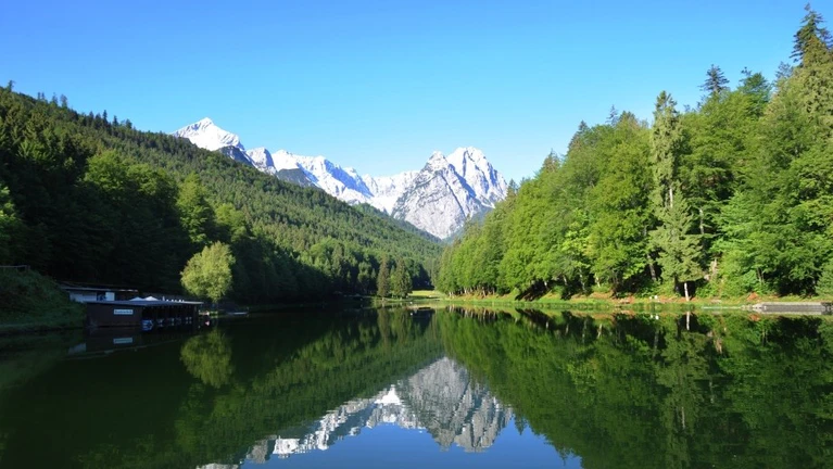  — © Von Riessersee Hotel - Eigenes Werk, CC BY 3.0, https://commons.wikimedia.org/w/index.php?curid=33707134