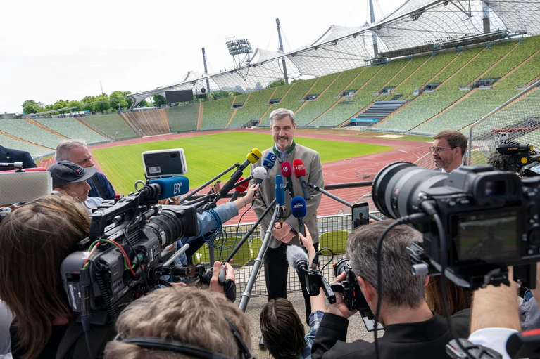 «Ich mache alles, was Olympia nützt und in München erlaubt ist», sagte Ministerpräsident Söder über seine Unterstützung der Bewerbung. — © Peter Kneffel/dpa