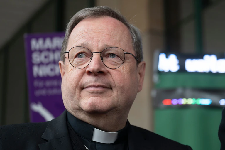 Der Limburger Bischof Georg Bätzing gibt seinen Posten als Vorsitzender der Deutschen Bischofskonferenz nach sechs Jahren auf. (Archivbild) — © Marijan Murat/dpa