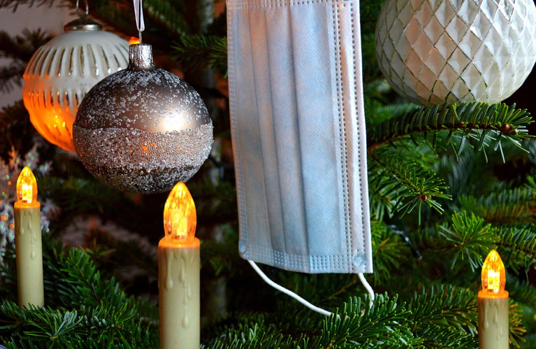 Weihnachten Corona Maske — © Bild: Pixabay