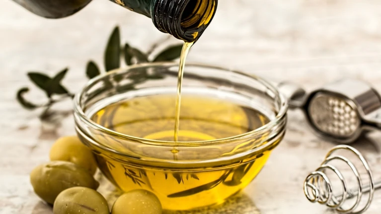 Olivenöl — © Bild: Steve Buissinne /Pixabay.com