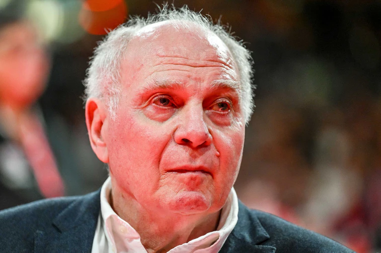 Ehrenpräsident Uli Hoeneß war einst Vorgänger von Herbert Hainer. — © Harry Langer/dpa
