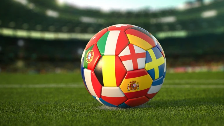 EM Fußball Europameisterschaft Ball Europa Euro 2024 — © Bet_Noire / iStock