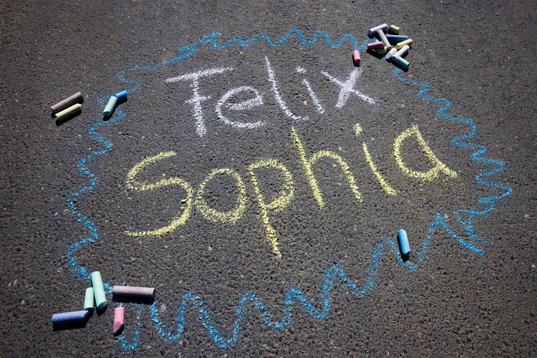 Felix und Sophia waren 2025 in Bayern offenbar die beliebtesten Namen für Neugeborene. (Symbolbild) — © Lando Hass/dpa