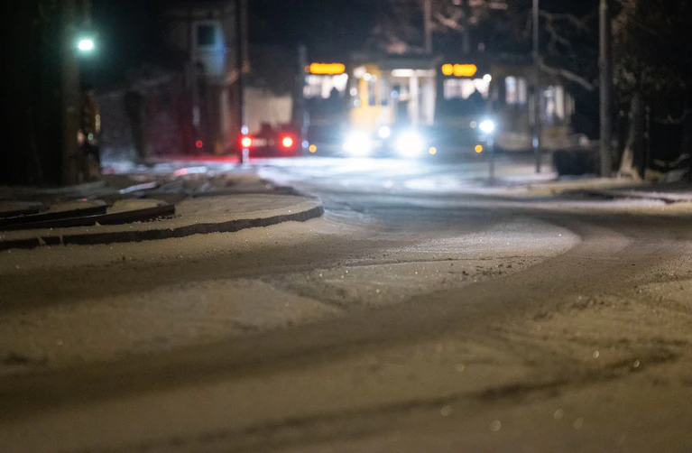 Der Sonntag soll in Süddeutschland von Frost und Wind geprägt sein. (Symbolbild) — © Marijan Murat/dpa