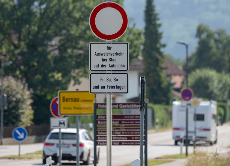 Verbote gelten in den Landkreisen Rosenheim, Miesbach und Berchtesgadener Land. (Archivbild) — © Stefan Puchner/dpa