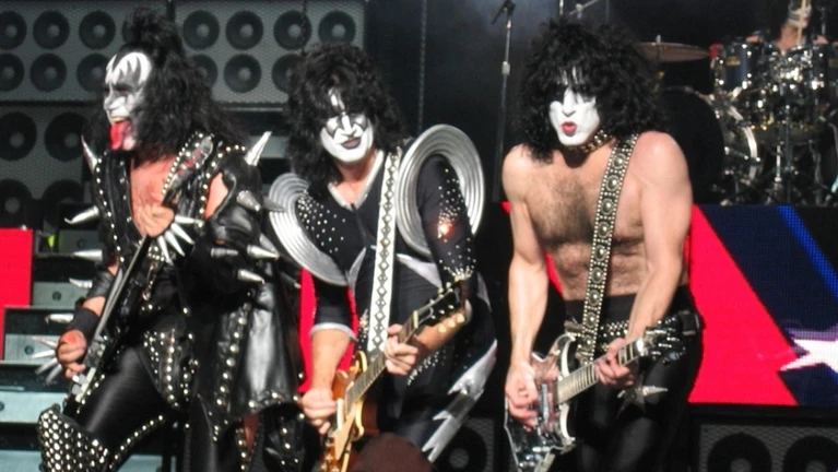 Beitragsbild I was made fpr loving you Kiss Songtext — © Bild: Von Flickr user Wok - https://www.flickr.com/photos/wok/12916031/, CC BY 2.0, https://commons.wikimedia.org/w/index.php?curid=887535