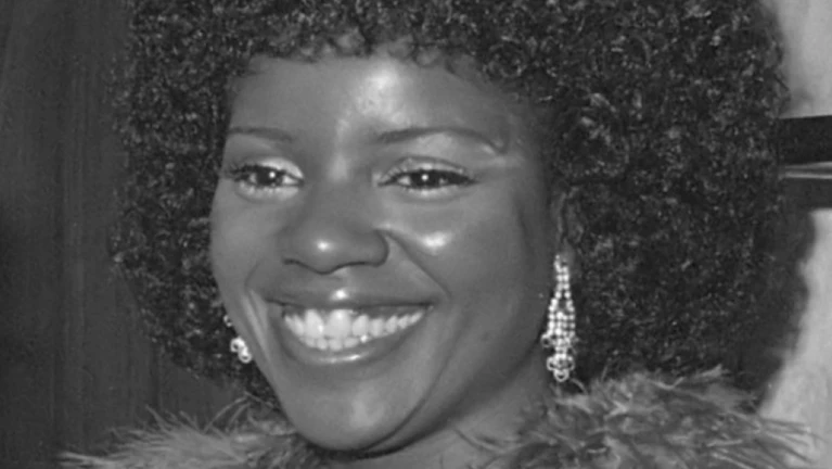 Beitragsbild Gloria Gaynor I Will Survive Songtext — © Bild: Von Rob Mieremet / Anefo - Derived from Nationaal Archief, CC BY-SA 3.0, https://commons.wikimedia.org/w/index.php?curid=37443684