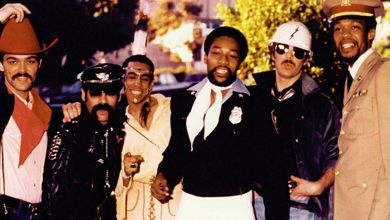 Beitragsbild Village People YMCA Songtext — © Bild: Von Mario Casciano - Eigenes Werk, CC BY-SA 3.0, https://commons.wikimedia.org/w/index.php?curid=28463357