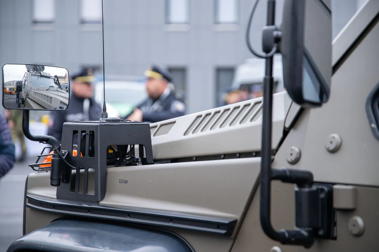 Polizei und Bundeswehr bereiten sich auf gemeinsame Einsätze vor.  — © Pia Bayer/dpa