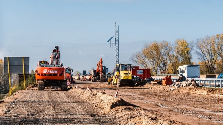 Baustelle Bauarbeiten Autobahn Straße Bau — © Bild von Monika auf Pixabay