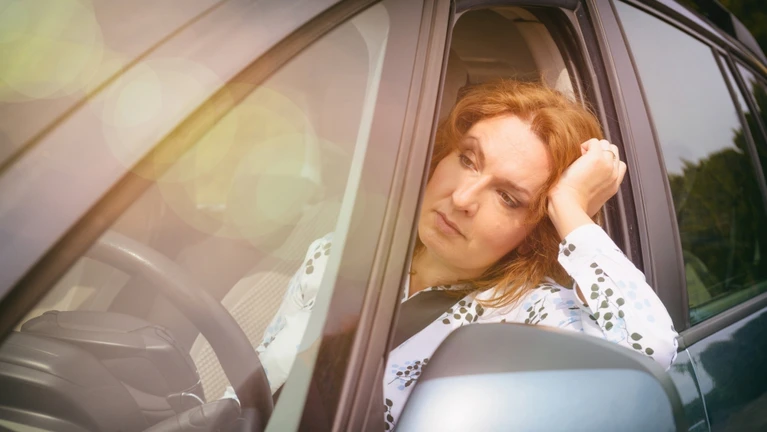 Auto fahren straße — © humonia / iStock
