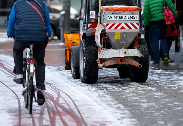 Mancherorts hatte der Winterdienst viel zu tun. — © Sven Hoppe/dpa