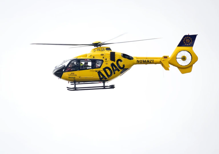 Per Hubschrauber wurde der schwer verletzte Elfjährige in ein Krankenhaus geflogen. (Symbolbild) — © Soeren Stache/dpa