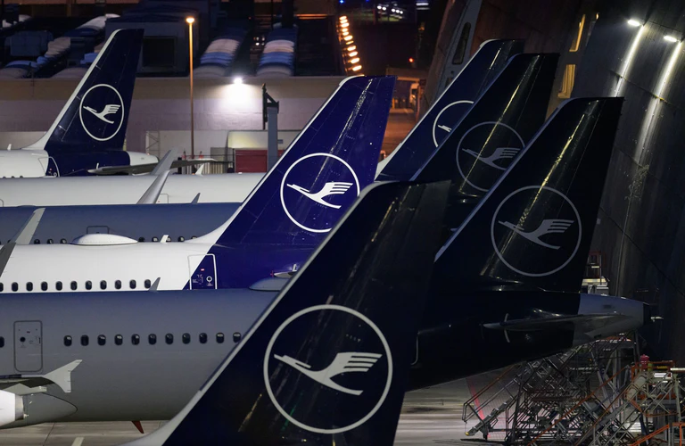 Die Gewerkschaft Ufo hat das Kabinenpersonal der Lufthansa und der Tochter Lufthansa Cityline zu einem Streik aufgerufen. — © Hannes P. Albert/dpa