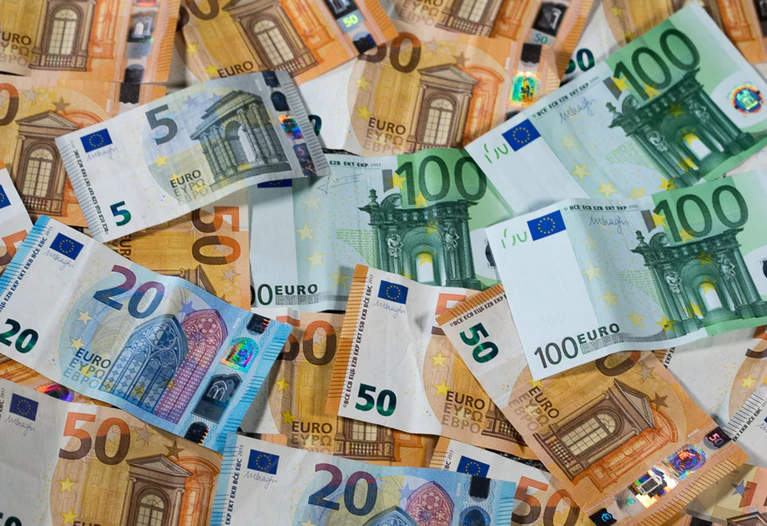 Jahr für Jahr klettert der sogenannte Finanzkraftausgleich auf neue Rekordwerte. (Symbolbild) — © Jens Büttner/dpa-Zentralbild/dpa