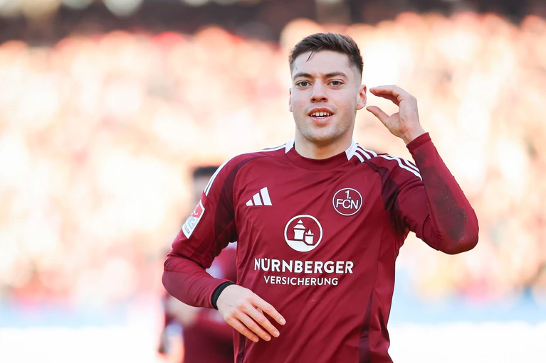 Der Abschied von Stefanos Tzimas bringt dem 1. FC Nürnberg eine Menge Geld. — © Daniel Karmann/dpa