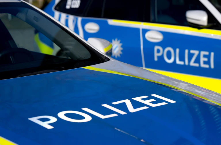 Aufgrund der hohen Lautstärke seien zwei betroffene Straßen zeitweise von der Polizei gesperrt worden, hieß es. — © Sven Hoppe/dpa