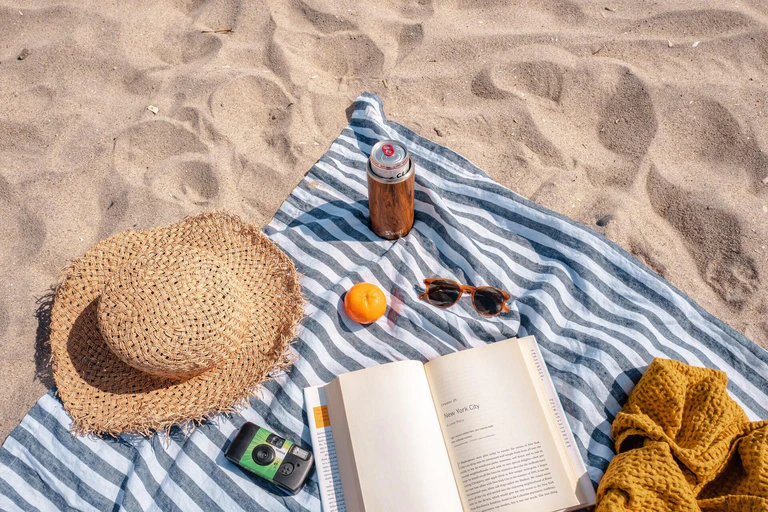 Urlaub, Strand, Reisen — © Photo by S'well on Unsplash