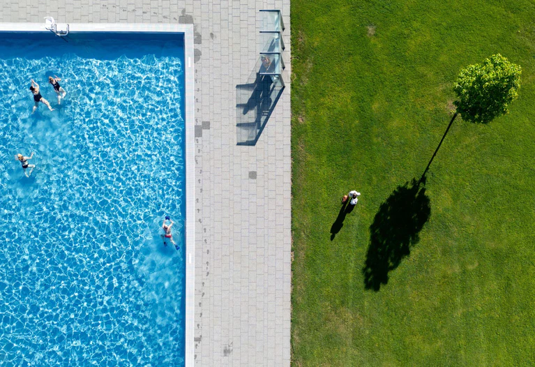 Hohe Temperaturen werden in Bayern erwartet. (Symbolbild) — © Sven Hoppe/dpa