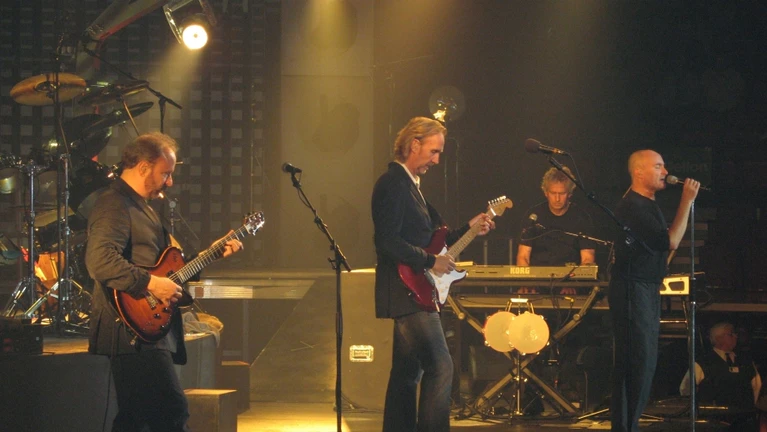 Genesis Band — © By Andrew Bossi - Own work, CC BY-SA 2.5, https://commons.wikimedia.org/w/index.php?curid=2829038