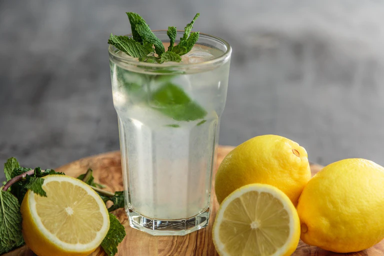 Heißer Hugo, Drink, Winter — © Photo by Francesca Hotchin on Unsplash