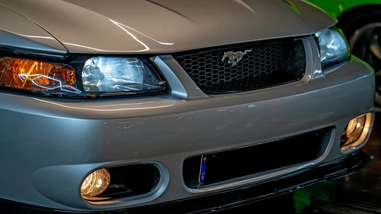 Beitragsbild Kult Autos 90er SVT Cobra Ford Mustang — © Bild: Unsplash