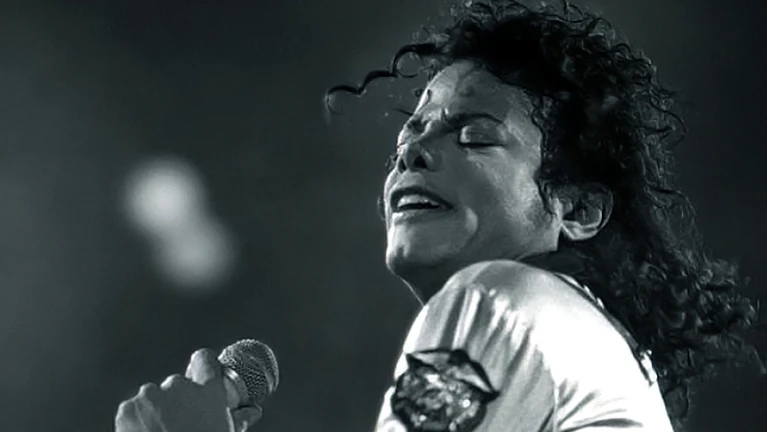 Michael Jackson — © By Zoran Veselinovic - https://www.flickr.com/photos/56492970@N07/5762802777/in/photostream/, CC BY-SA 2.0, https://commons.wikimedia.org/w/index.php?curid=15326191