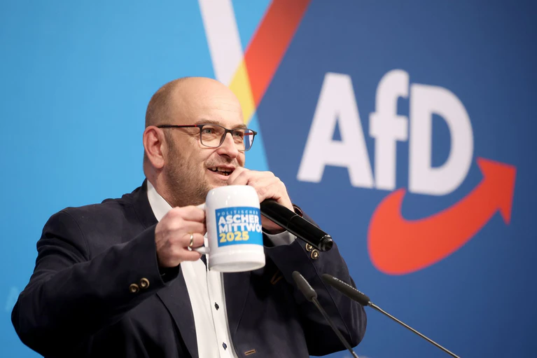 AfD-Landeschef Stephan Protschka teilt nicht nur am Aschermittwoch gerne aus. (Archivbild) — © Karl-Josef Hildenbrand/dpa