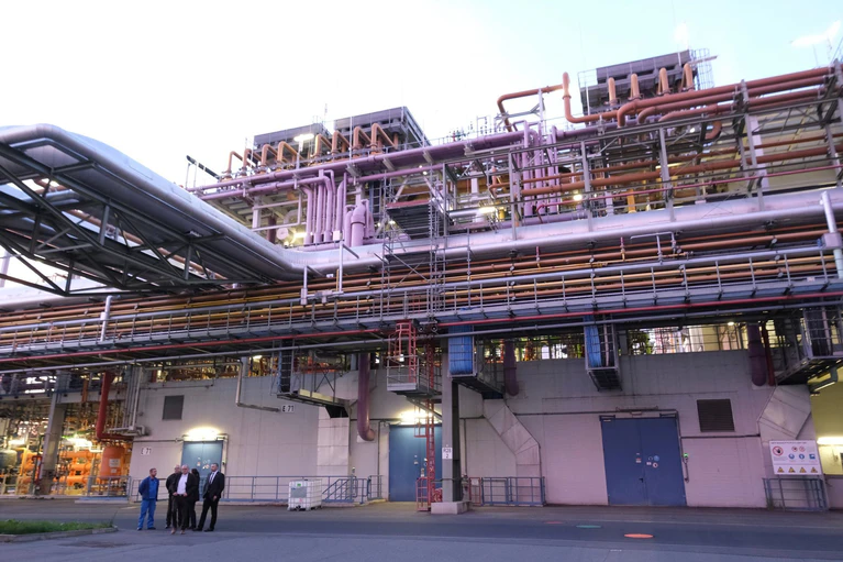 Wacker Chemie erwartet 2024 ein schrumpfendes Geschäft. (Archivbild) — © Sebastian Willnow/dpa