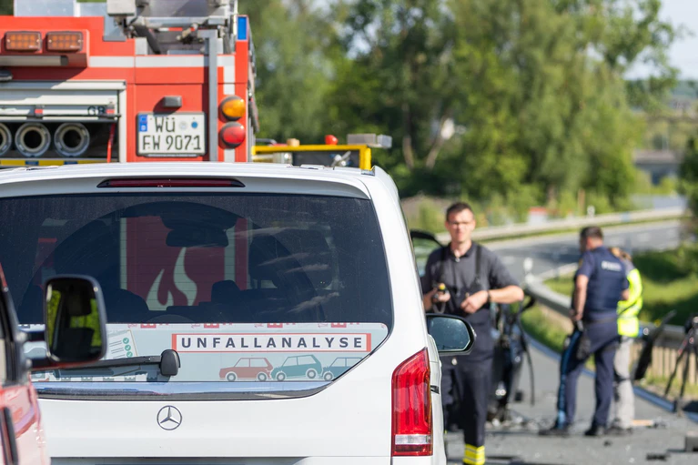 Eine Sachverständige soll den Unfallhergang mit aufklären. — © Heiko Becker/dpa