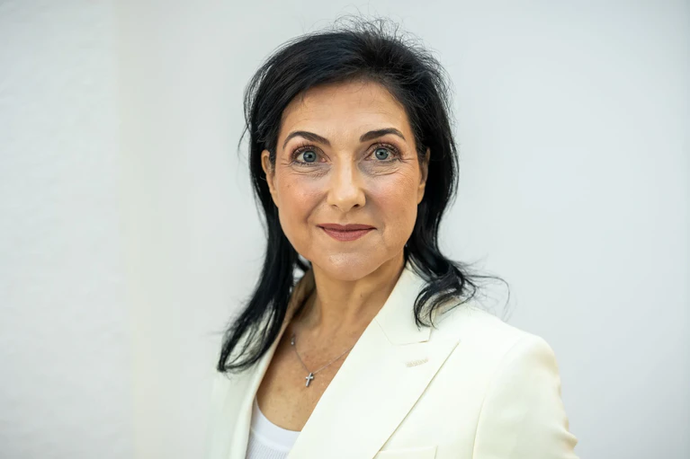 Katherina Reiche wird neue Wirtschaftsministerin - und ist mit einem Ex-Wirtschaftsminister liiert.  — © Michael Kappeler/dpa