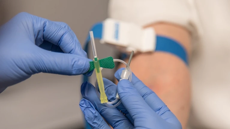 Blut spenden Blutspenden Krankenhaus Spritze — © Bild:  Annett_Klingner / Pixabay