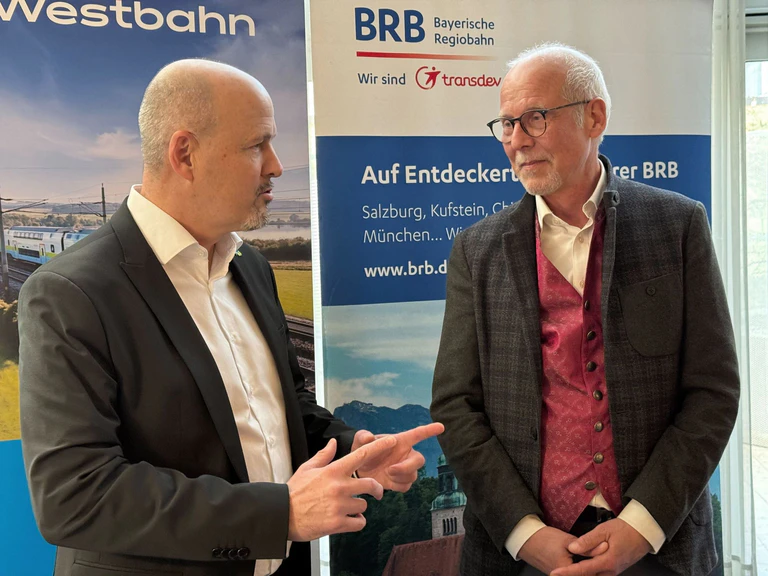 Die Chefs der beiden privaten Eisenbahnunternehmen Westbahn und BRB, Thomas Posch und Arnulf Schuchmann, sind sich in ihrer Kritik einig. — © Elke Richter/dpa