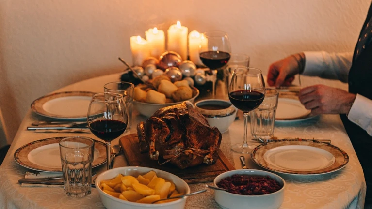Weihnachtsbraten Metzgerei vorbestellen Weihnachtsessen — © Bild: Unsplash