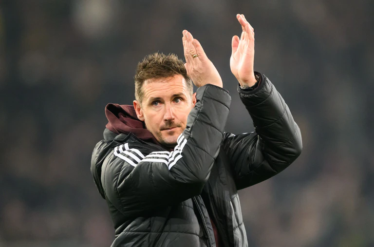 Wird der Vertrag von Miroslav Klose bald verlängert? (Archivfoto) — © Robert Michael/dpa