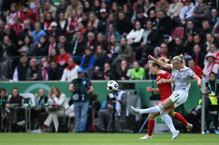 Große Kulisse: Das Kölner Stadion war so voll wie noch nie in einem Pokalfinale. — © Fabian Strauch/dpa