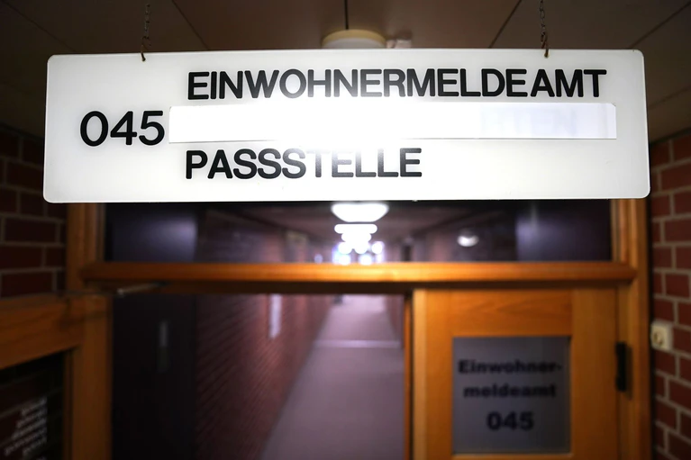 In den Einwohnermeldeämtern ist nach wie vor zu spüren, dass sich Bayern als Wohnort großer Beliebtheit erfreut. (Illustration) — © Marcus Brandt/dpa
