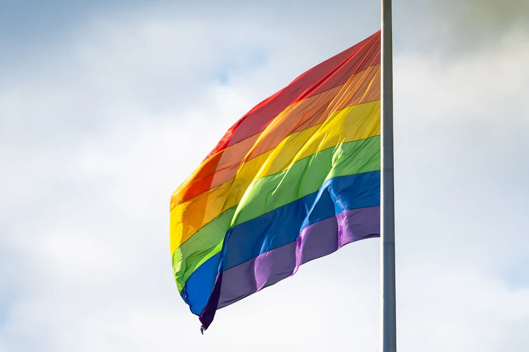 Der CSD in Regensburg wird anders stattfinden als geplant. (Symbolbild) — © Christophe Gateau/dpa