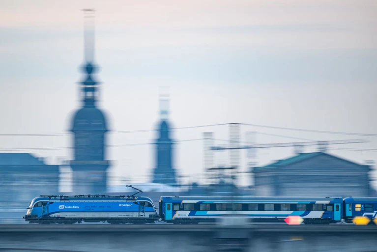 Von 2031 an soll es eine deutlich bessere Bahnverbindung zwischen München und Prag geben.  — © Robert Michael/dpa/dpa-tmn