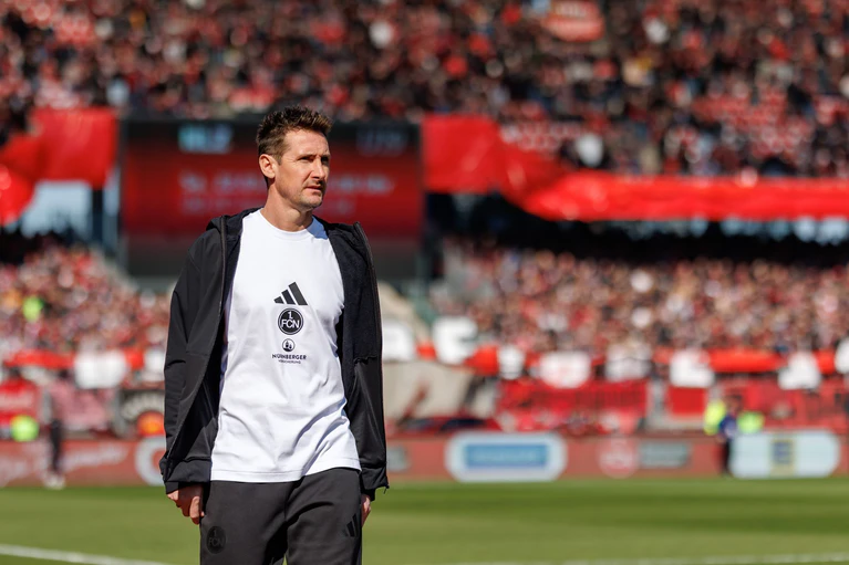 Miroslav Klose will seine Jungs besser machen. — © Daniel Karmann/dpa