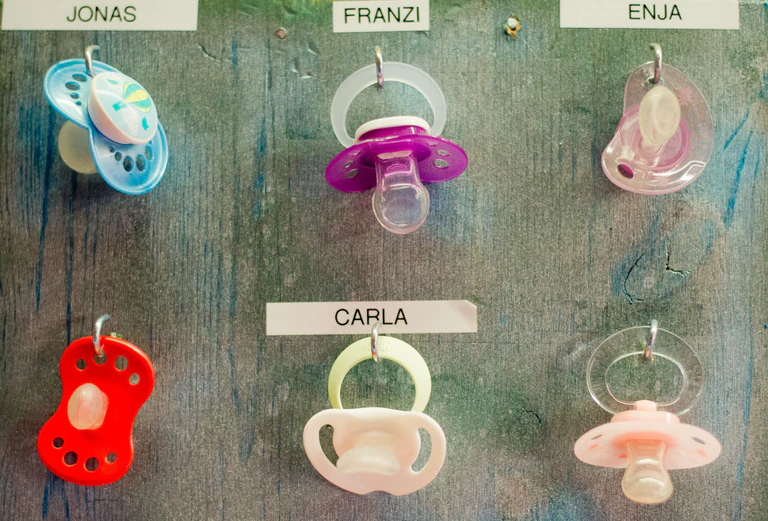 Kleinkinder brauchen ebenso eine intensivere Betreuung wie Kinder mit nichtdeutscher Muttersprache oder einer Behinderung. (Symbolbild) — © picture alliance / dpa