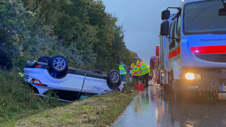 Unfallstelle auf der A3 bei Parsberg. Hier kamen eine Mutter und ihr Baby ums Leben. — © Felix Besold/News5/dpa