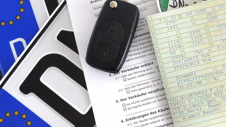 Autokennzeichen — © micha360/ iStock