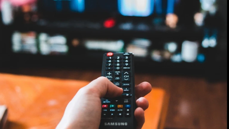 Fernsehen — © Bild: Pixabay / Erik Mclean 