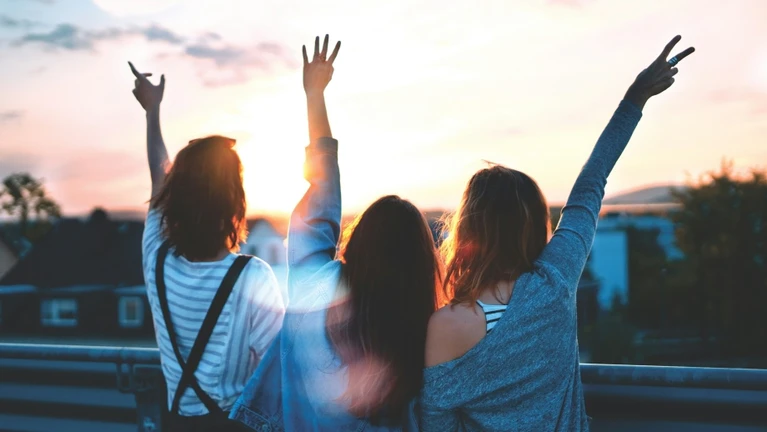 Frauen Weltfrauentag Internationaler Frauentag — © Simon Maage / Unsplash